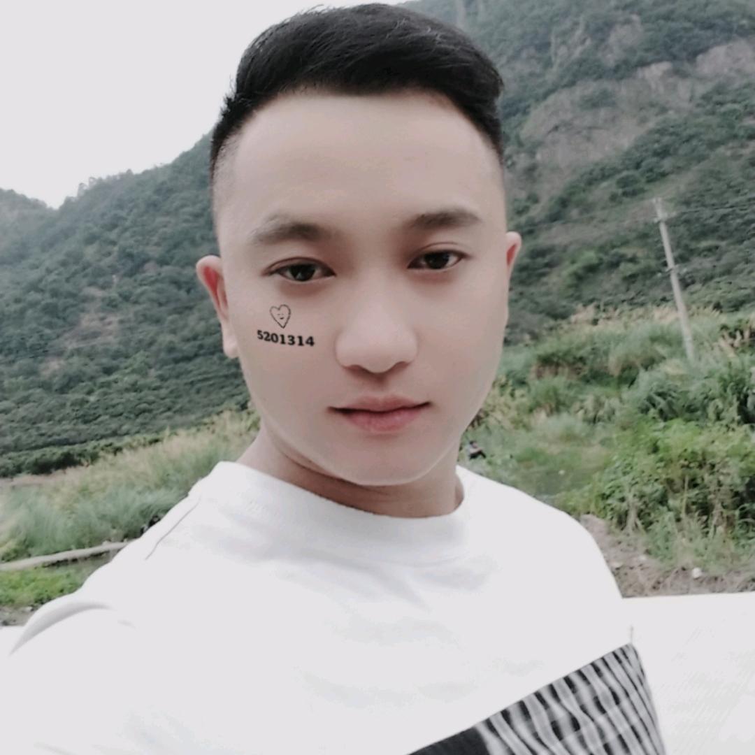 阿龙