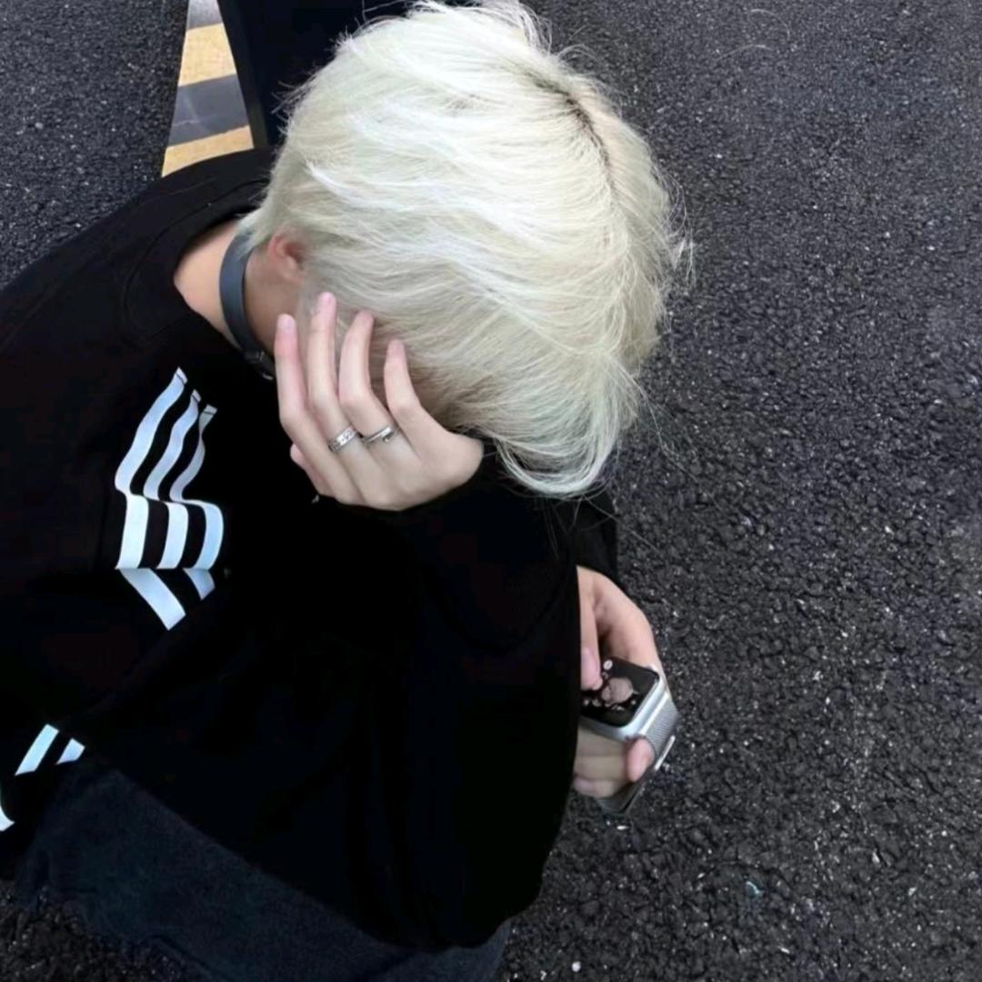 抖音。小牙