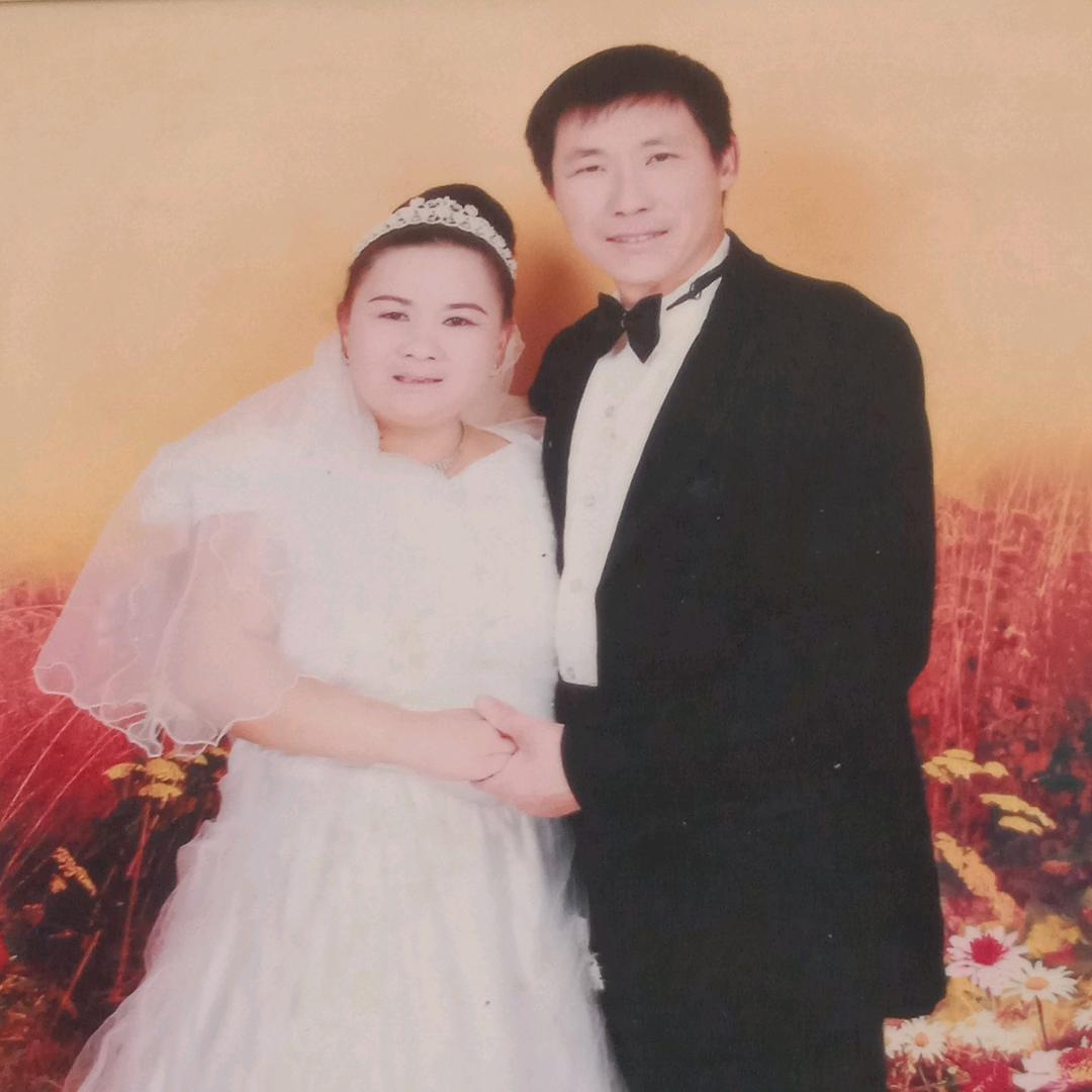 杨进东，专业喷浆拍浆