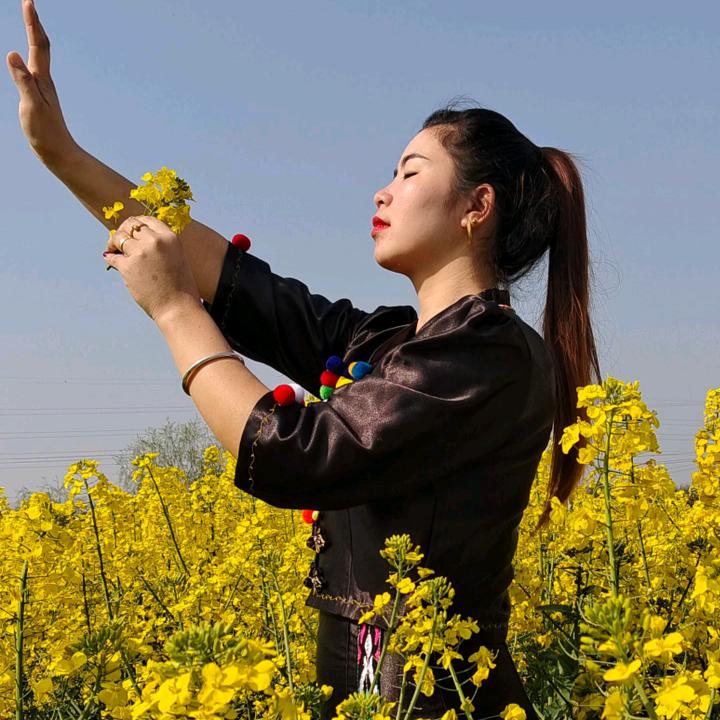 ေလွြအမ္ပိုင္း，小曼