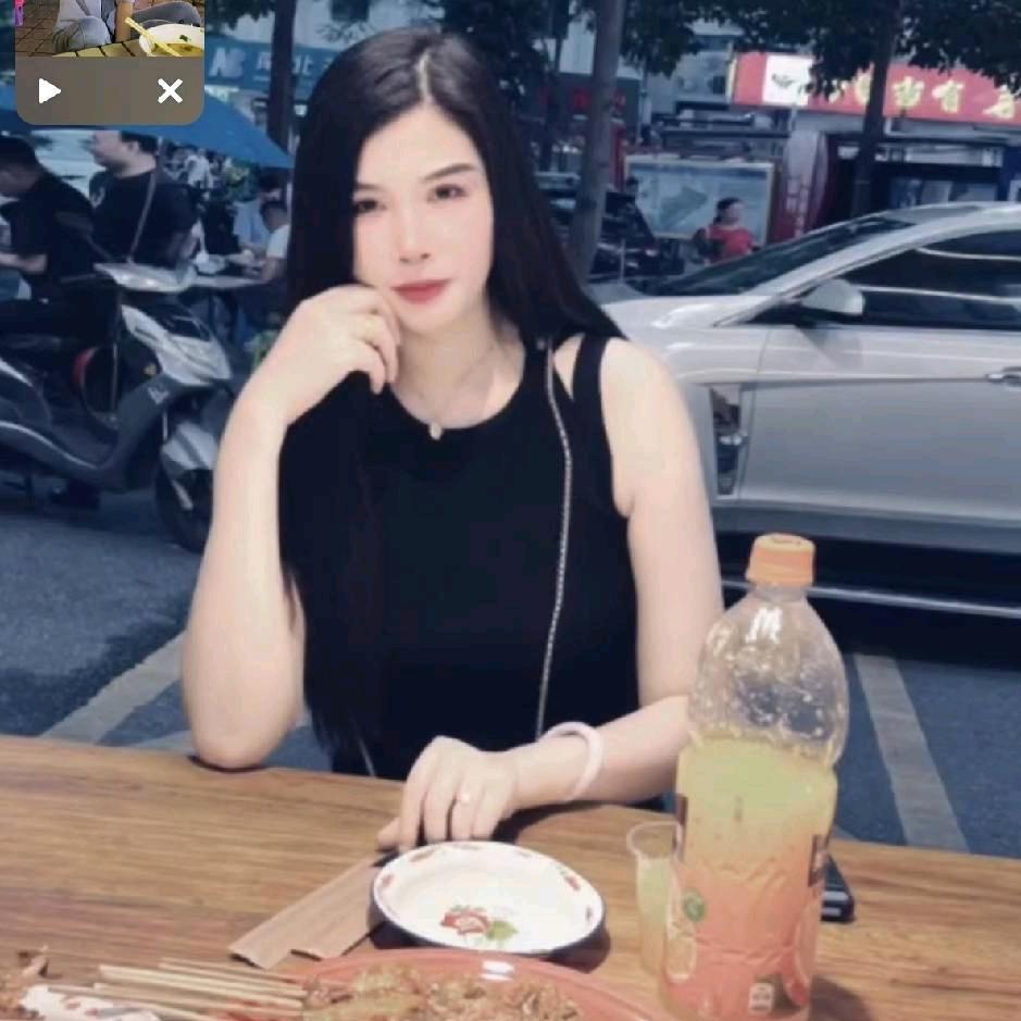 : 美食厨娘：（曾冰）