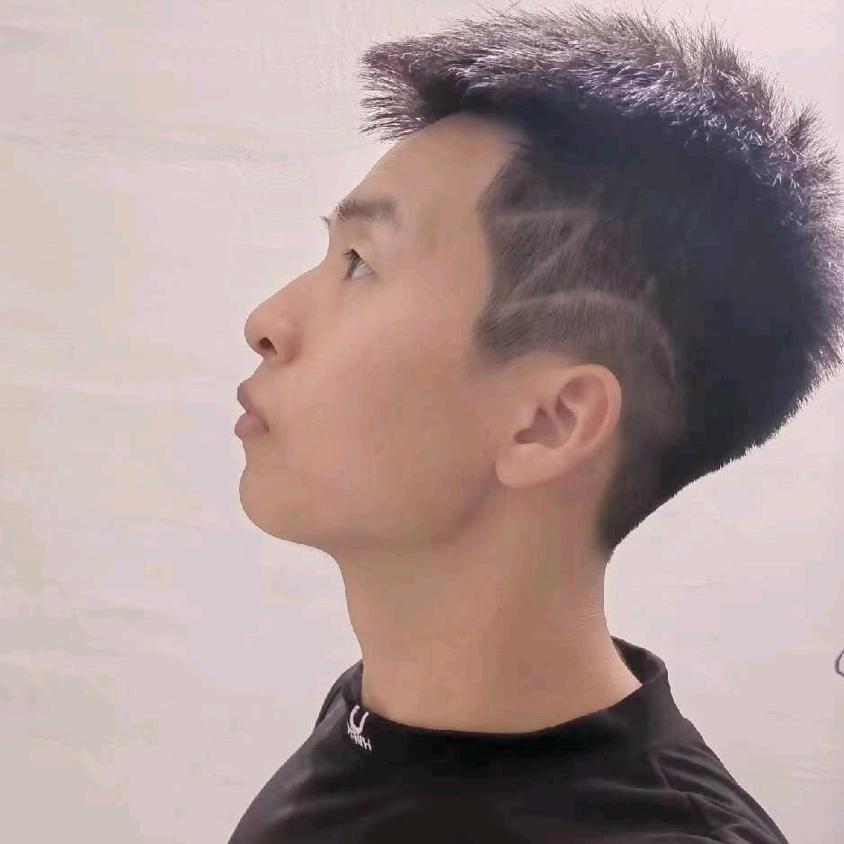 -腊香型男❤️
