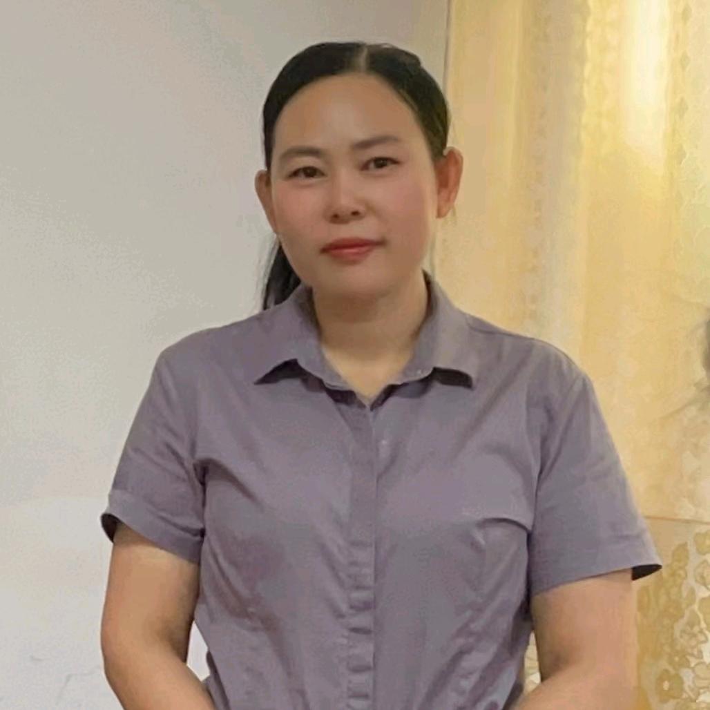 金姐：南雄富之兴家具超市