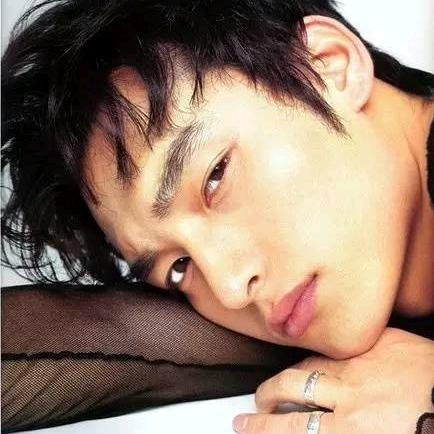 王总 某音看π P 王