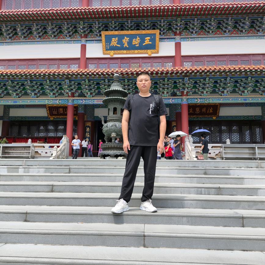 热情男人🇨🇳🎤