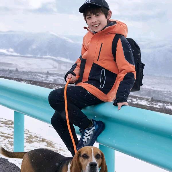 探路者童装王府井奥莱平原小镇店