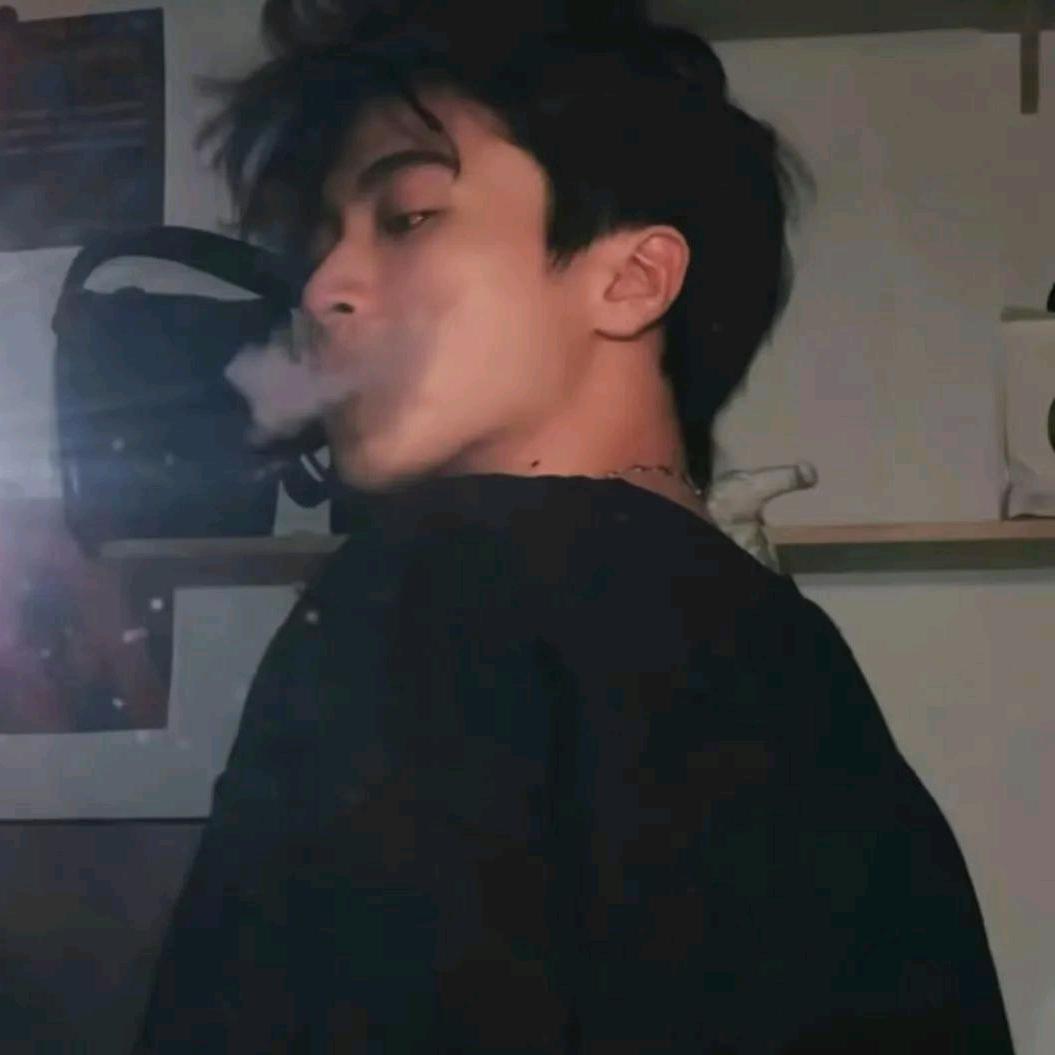 挽月不眠意.