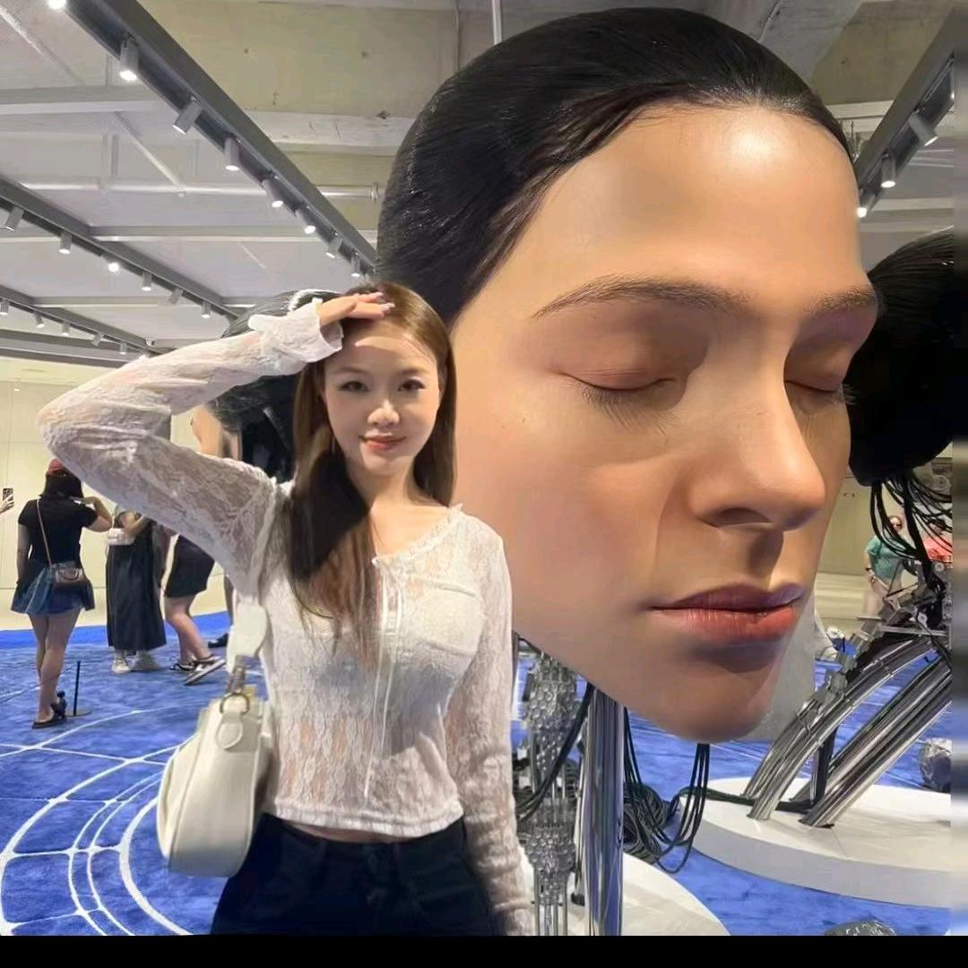 卖芯片的00后小女生