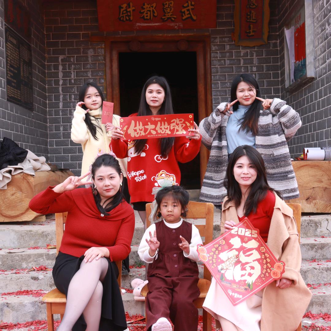 亦橙是小姨团宠