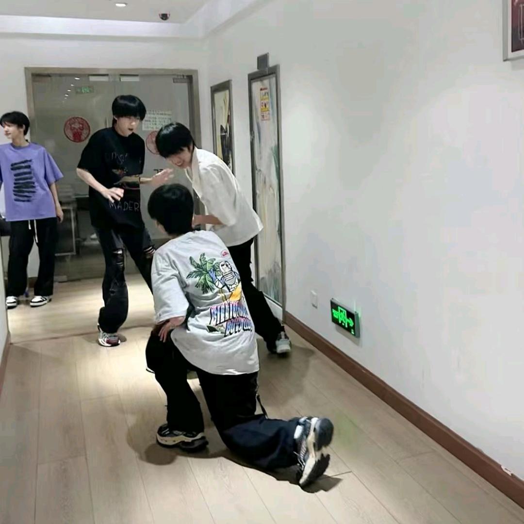 赵盼鈺喜欢TF家族四代