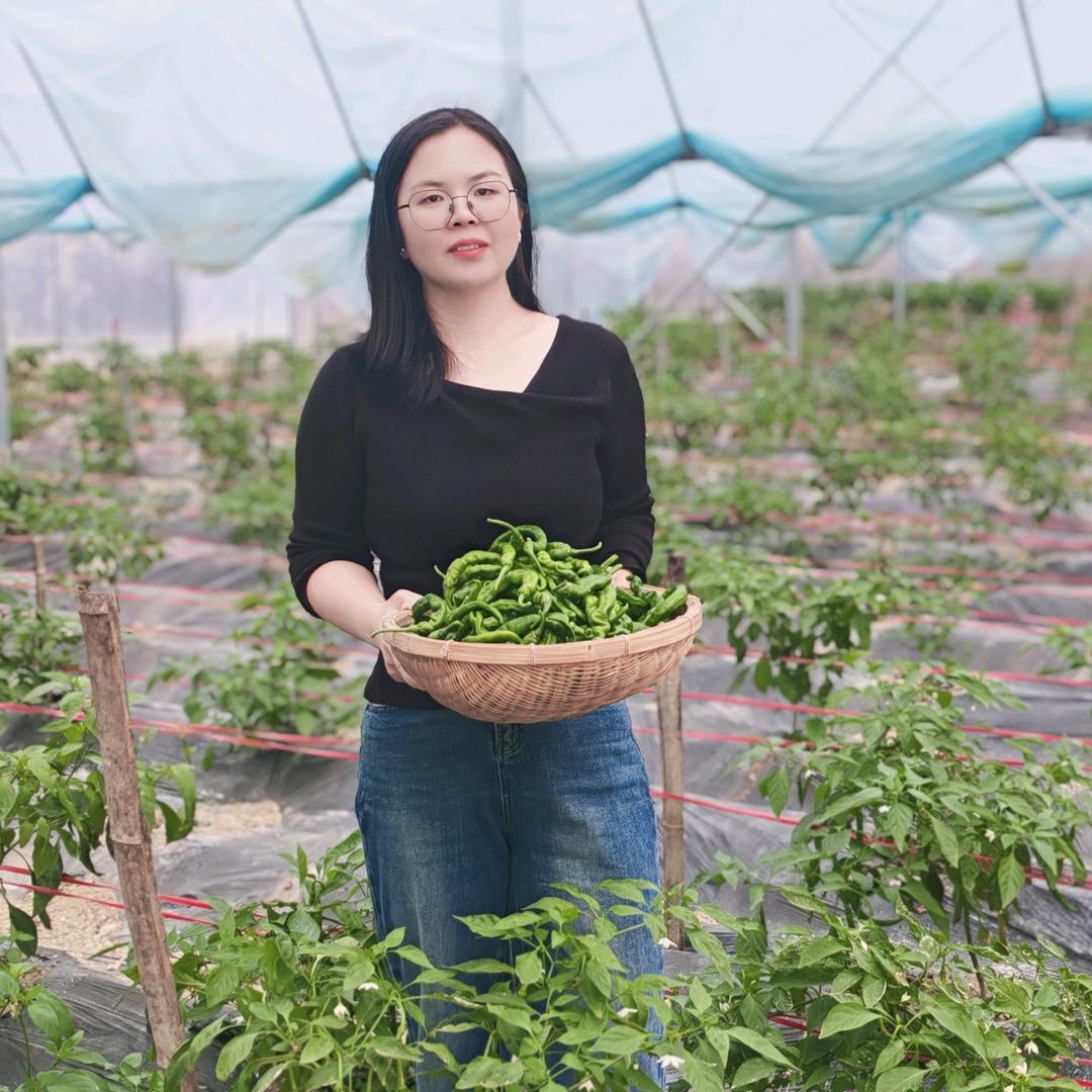 @村妇联主席周小英