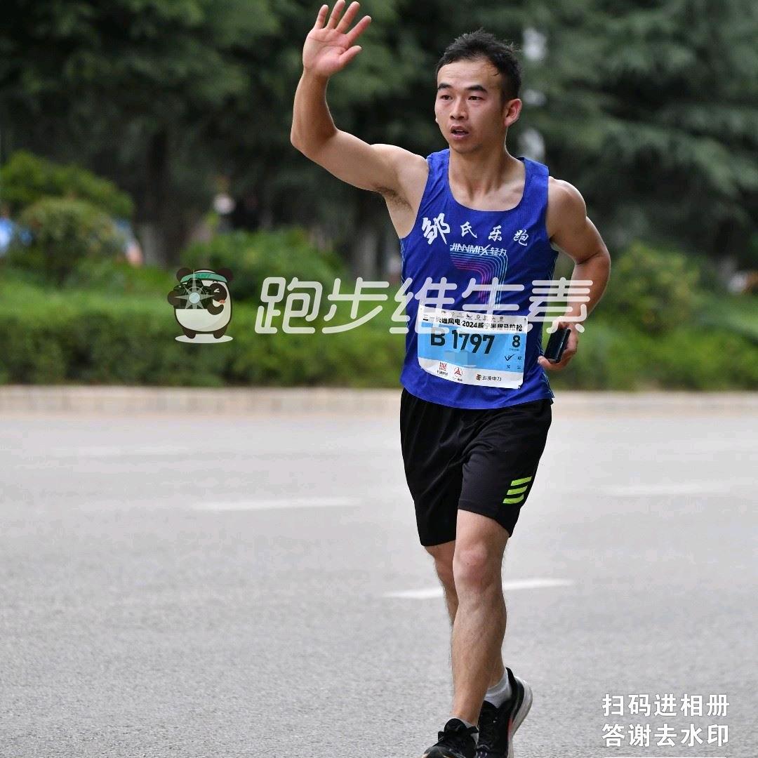 奔跑在高山峡谷之间