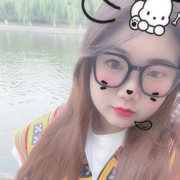 别捏我小脸ˡᵃʕ•̫͡•ʔ