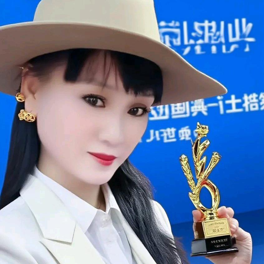 张亿美