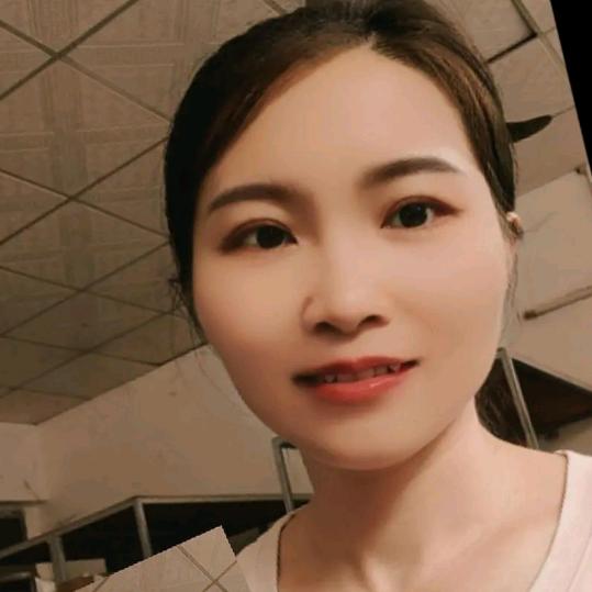 阳光下的果粒陈