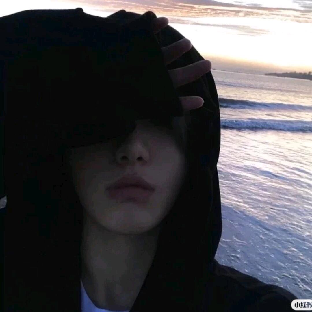 熬夜变成大蟑螂