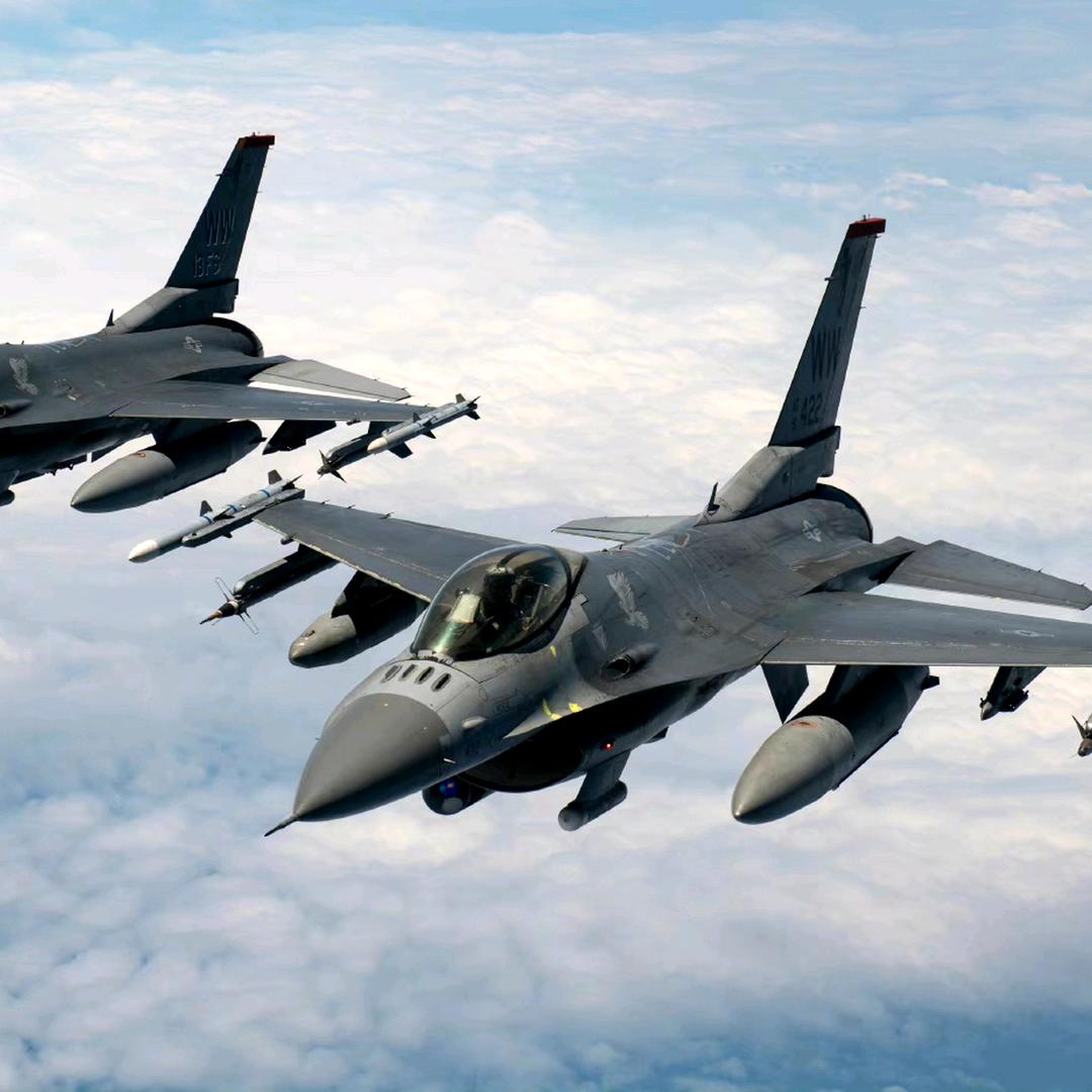 一架乱飞的安225（有事勿踢）