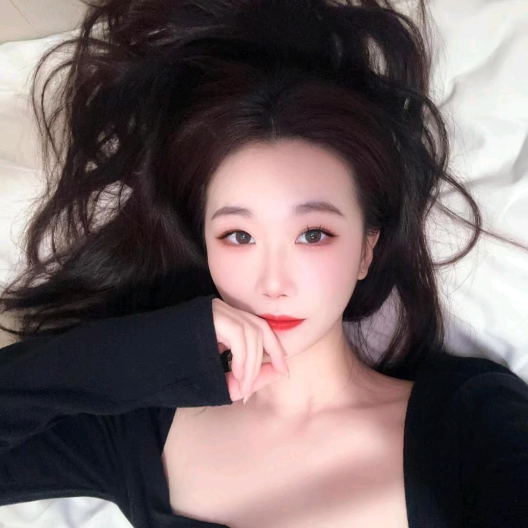 腼腆小美，