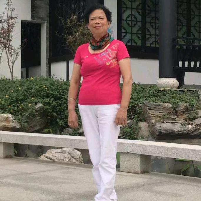 我是开心姐姐，黄燕