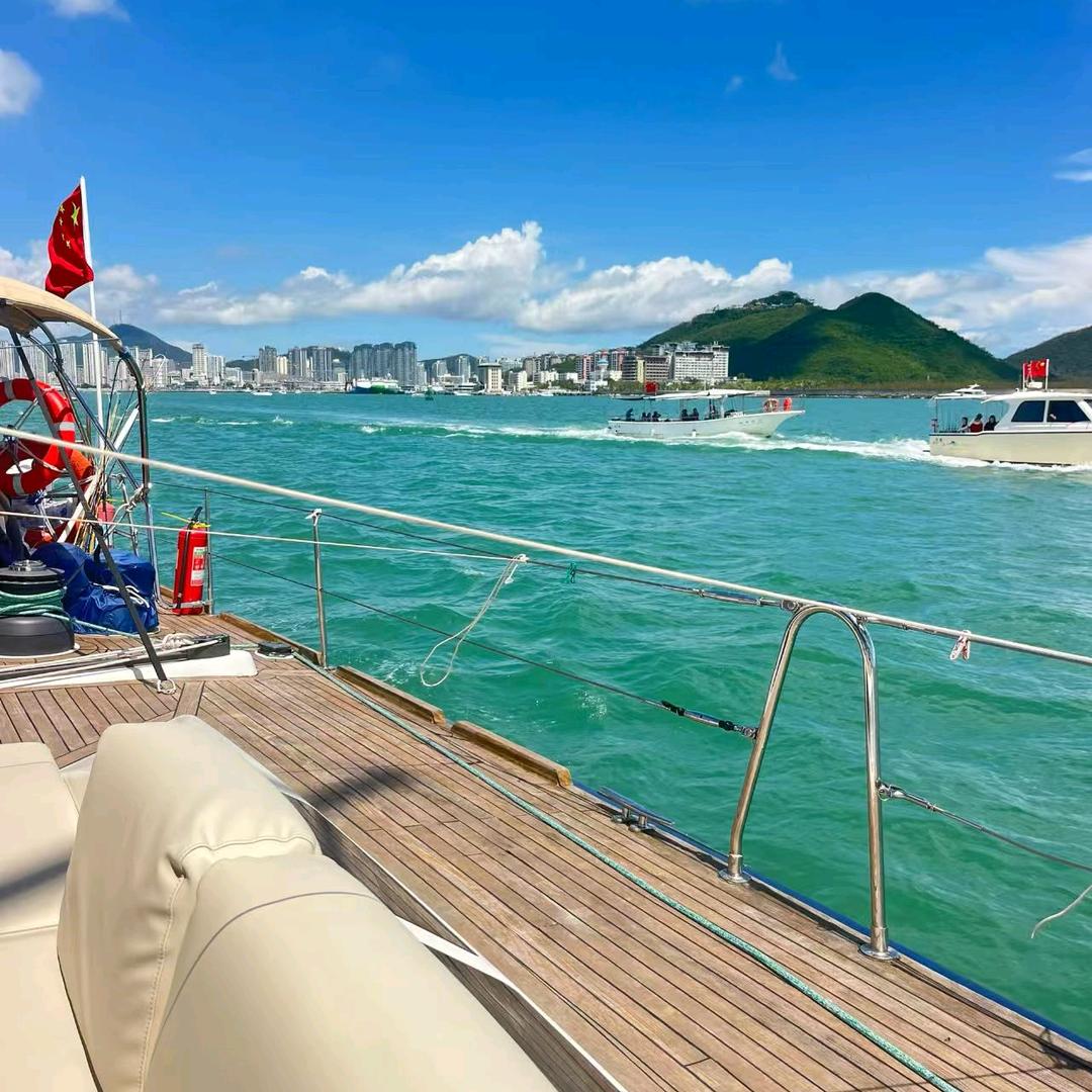 顽皮彤《交友需谨慎》