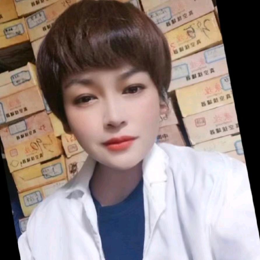 黄歆然