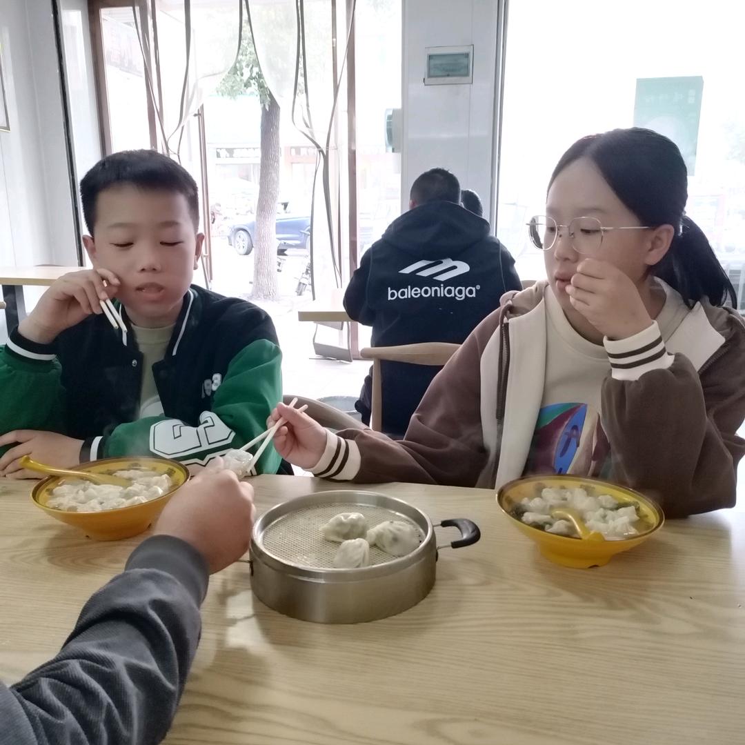 韩潮女装工厂店