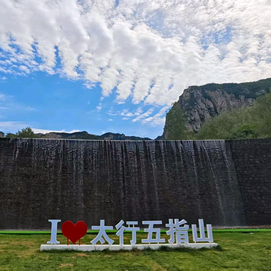 丽…