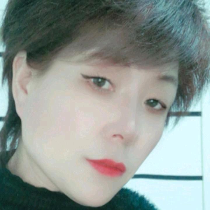 三妮儿🎤不定时直播