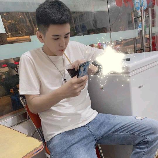 周季伟.