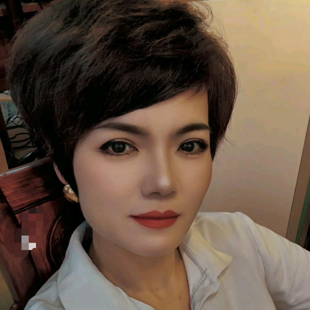 万宁优居家具城苏克萍