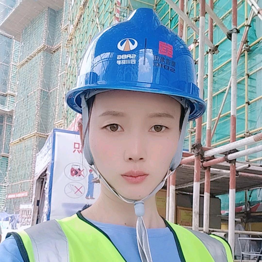 小胡：塔吊司机
