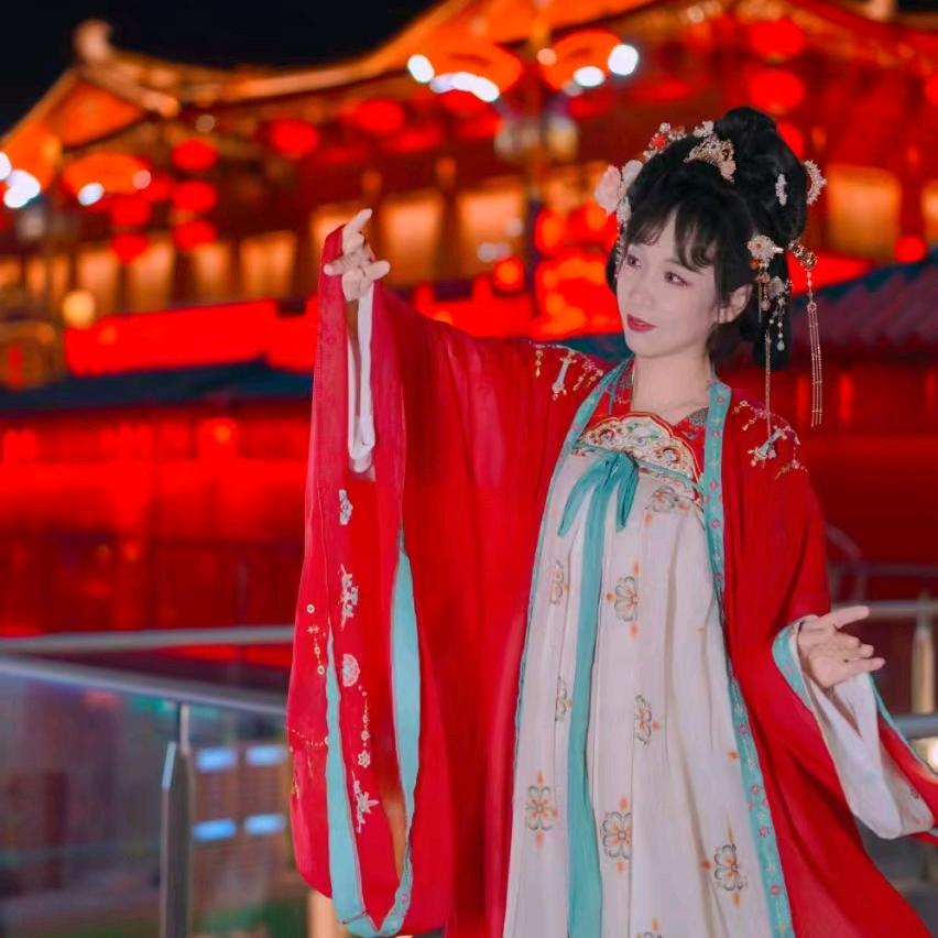 云裳纪服装店官方号