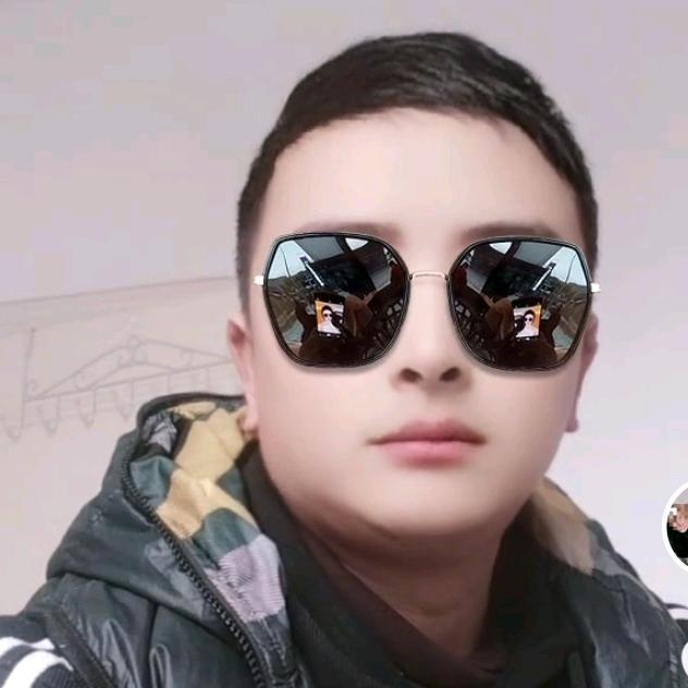 挨打宝娃娃