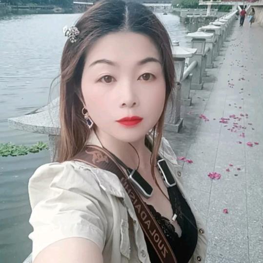 二妹黄秀秀