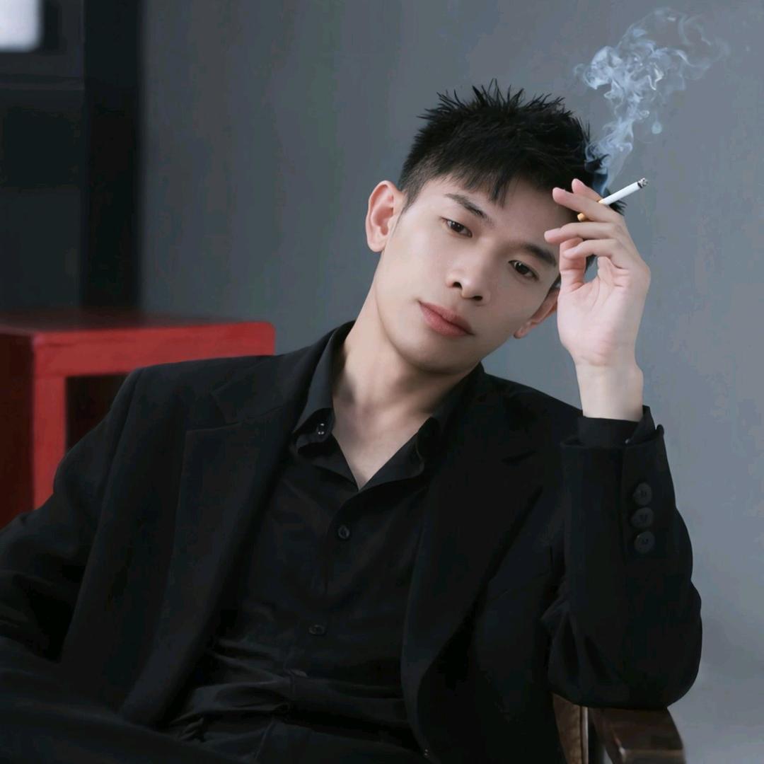 @比❦心☙更痛的眼眸ꦿ᭄࿐