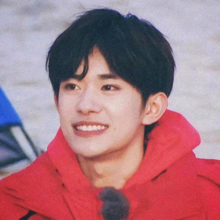 Perhaps: )🍓