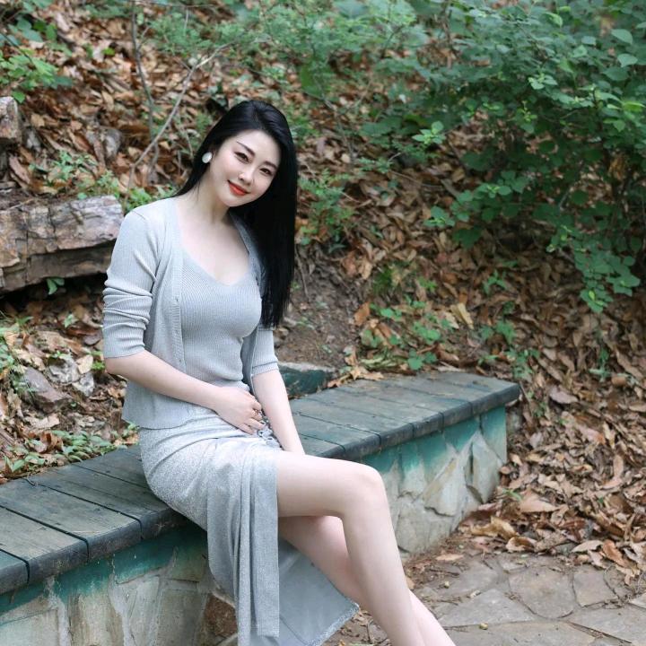 云烟成雨（宠福来百货）