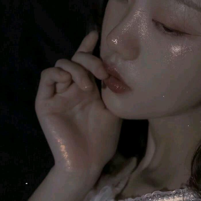 不吃香菜的梅花子