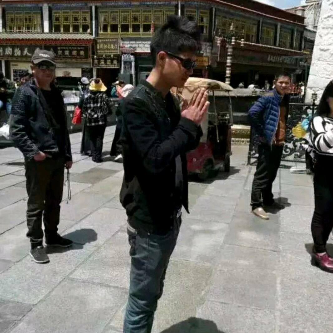雷歌.