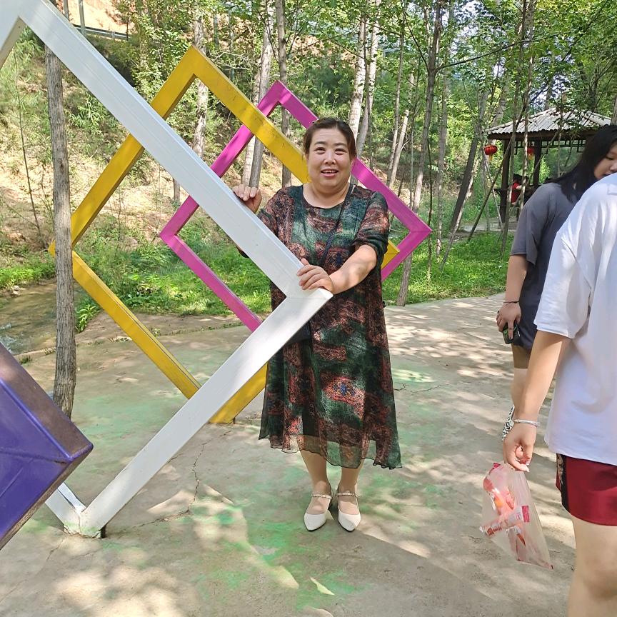 用户1711764303720胖女