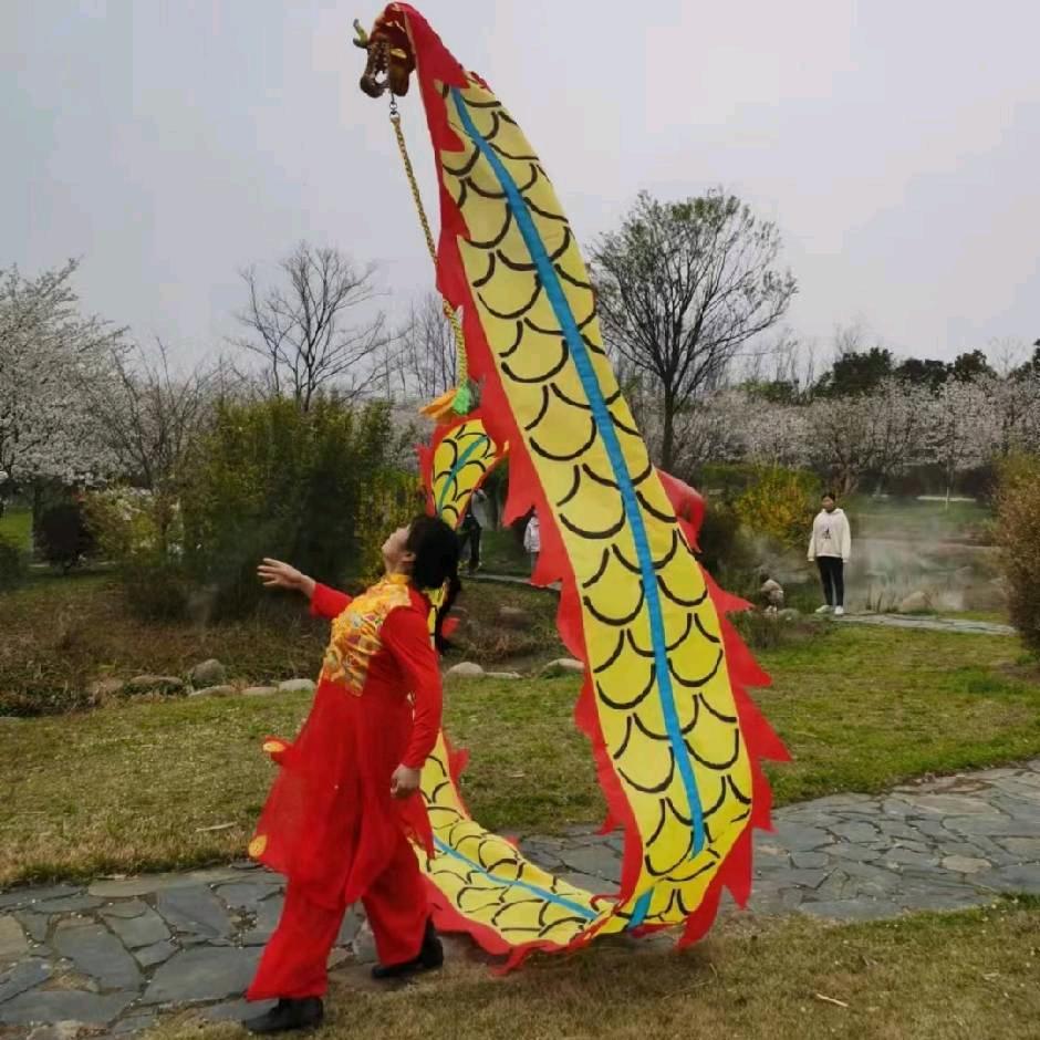 潘潘的空竹抖起来