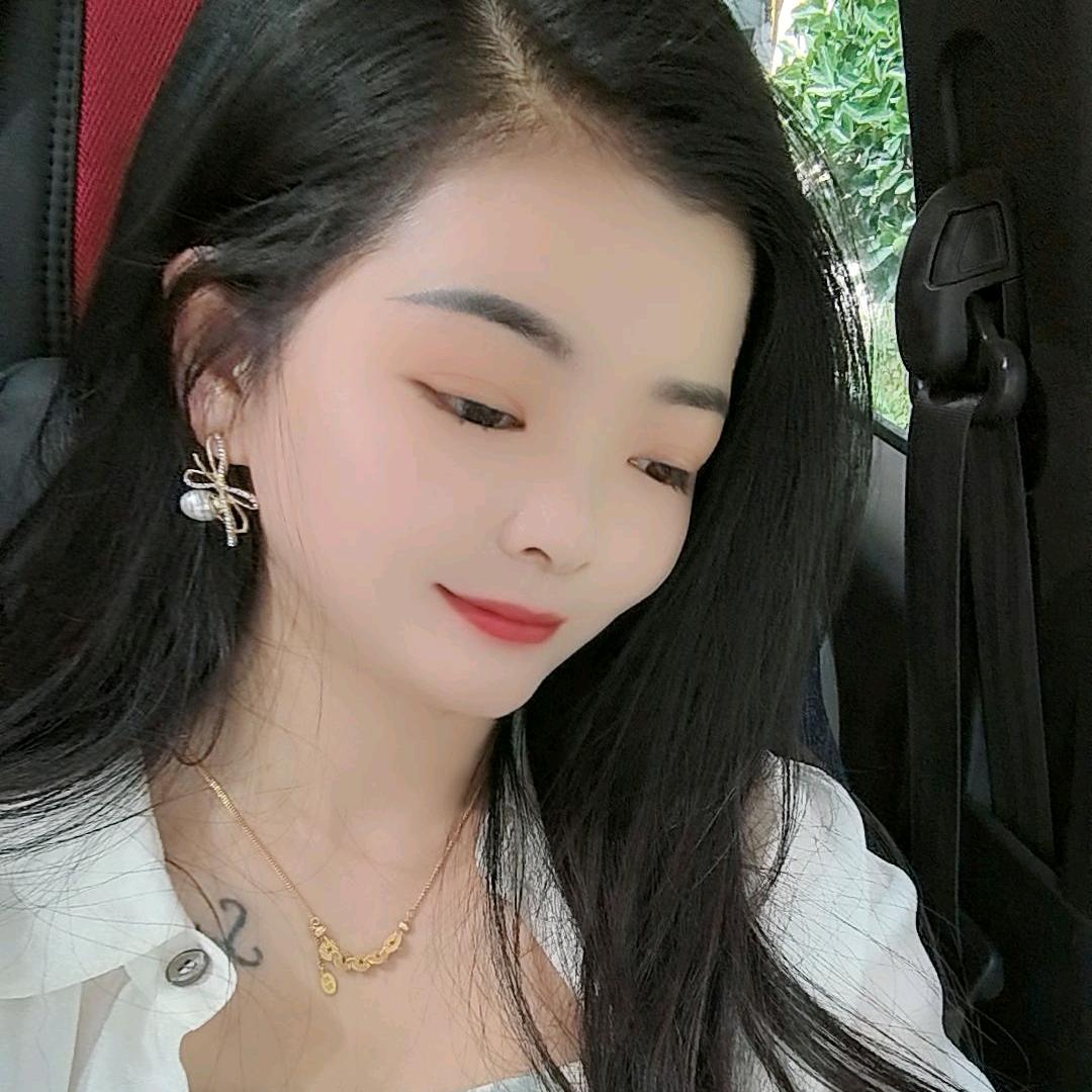 依依