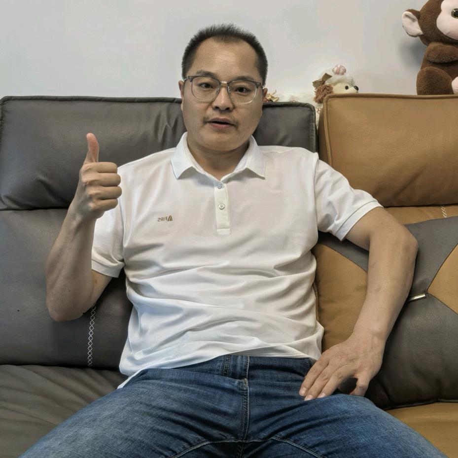 李  鑫