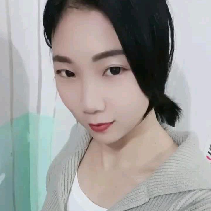 蓝鲸小镇少女与海@