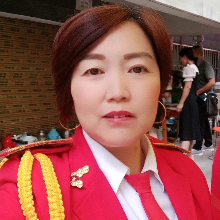 卢琼爱舞早9点20