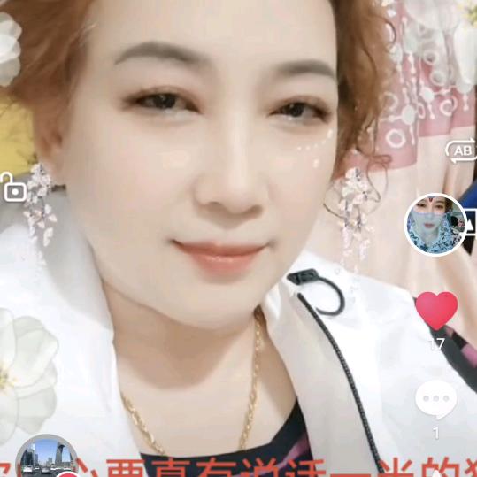 小青穿搭