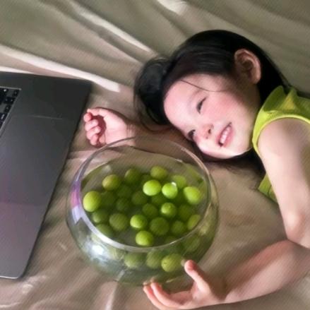 懒觉小然头像