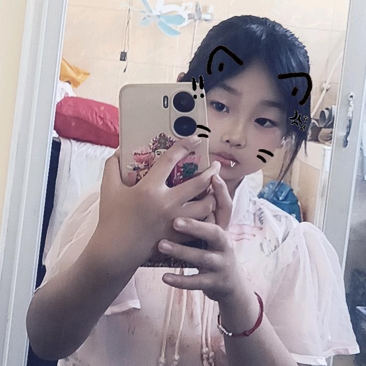 是筱呓呀·佳琪