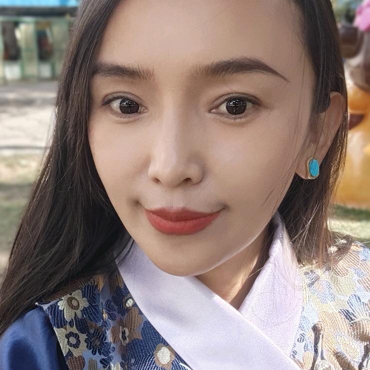 化妆师江白