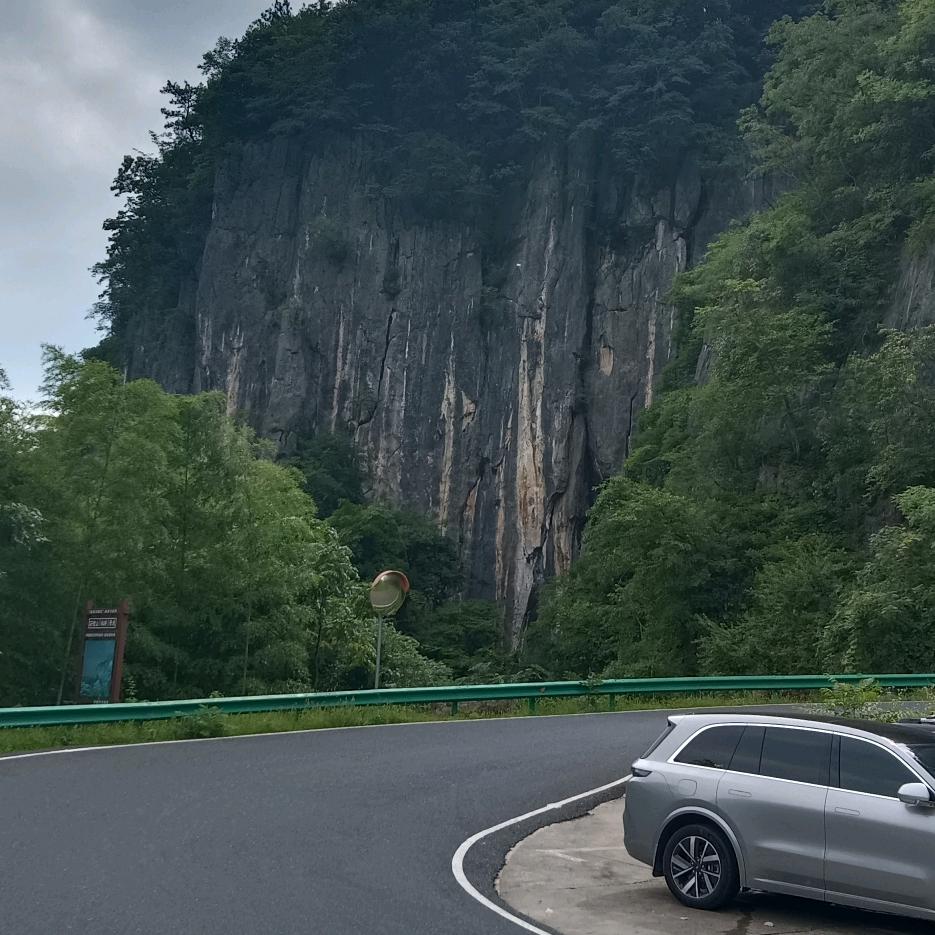 浓浓的烟味（方圆流动宴席）